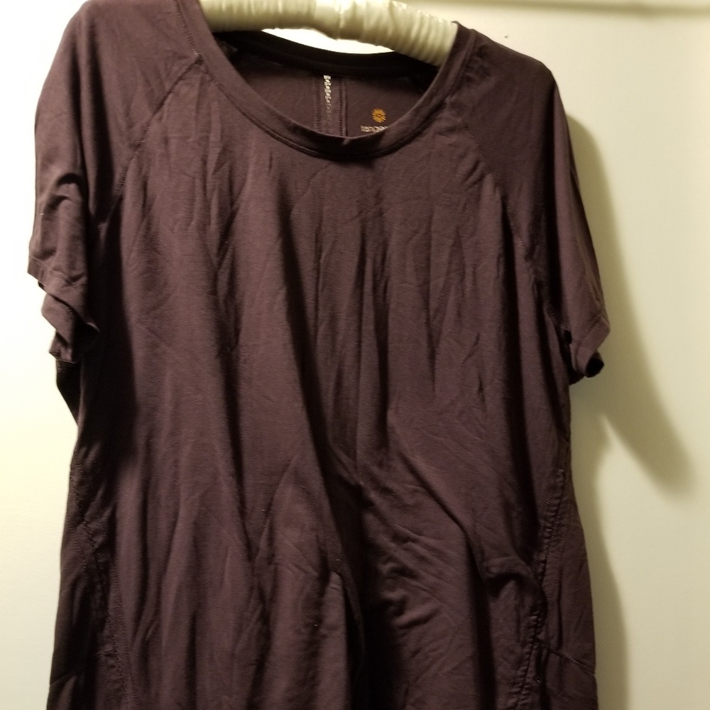 Active wear shirt